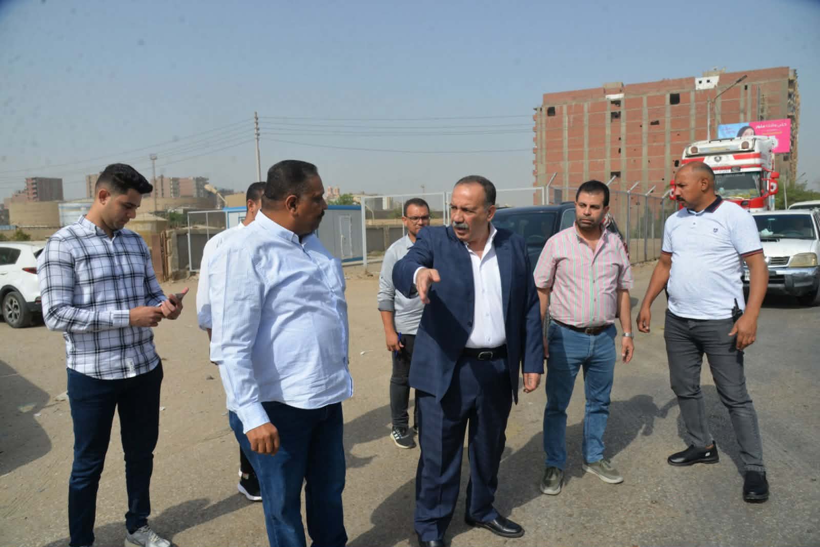 محافظ أسيوط يتابع تطوير طريق نزلة عبد اللاه لتحسين الانسيابية المرورية