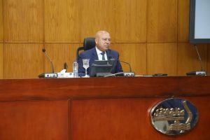 الوزير يجتمع بمصنّعي المركبات لتعزيز التصنيع المحلي