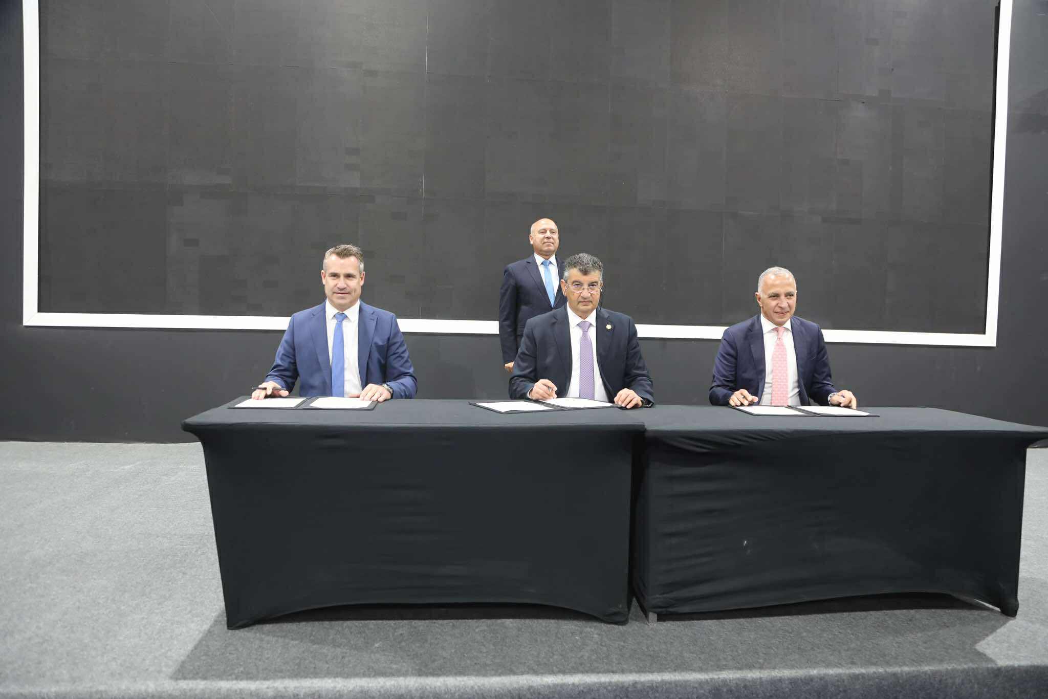 مصر تُبرم عقد إدارة وتشغيل شبكة القطار الكهربائي السريع مع “دويتشه بان” و”السويدي إليكتريك”