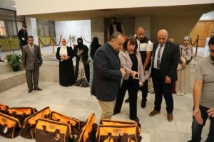 ترشيدًا لاستهلاك المياه.. تسليم حقائب السباكة الخفيفة لـ70 متدربًا في أسيوط