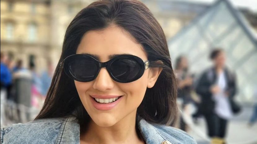 “وجودها في أي مناسبة بيضيف قيمة”.. مي عمر ترد على منتقدي إطلالة إسعاد يونس بمهرجان القاهرة السينمائي