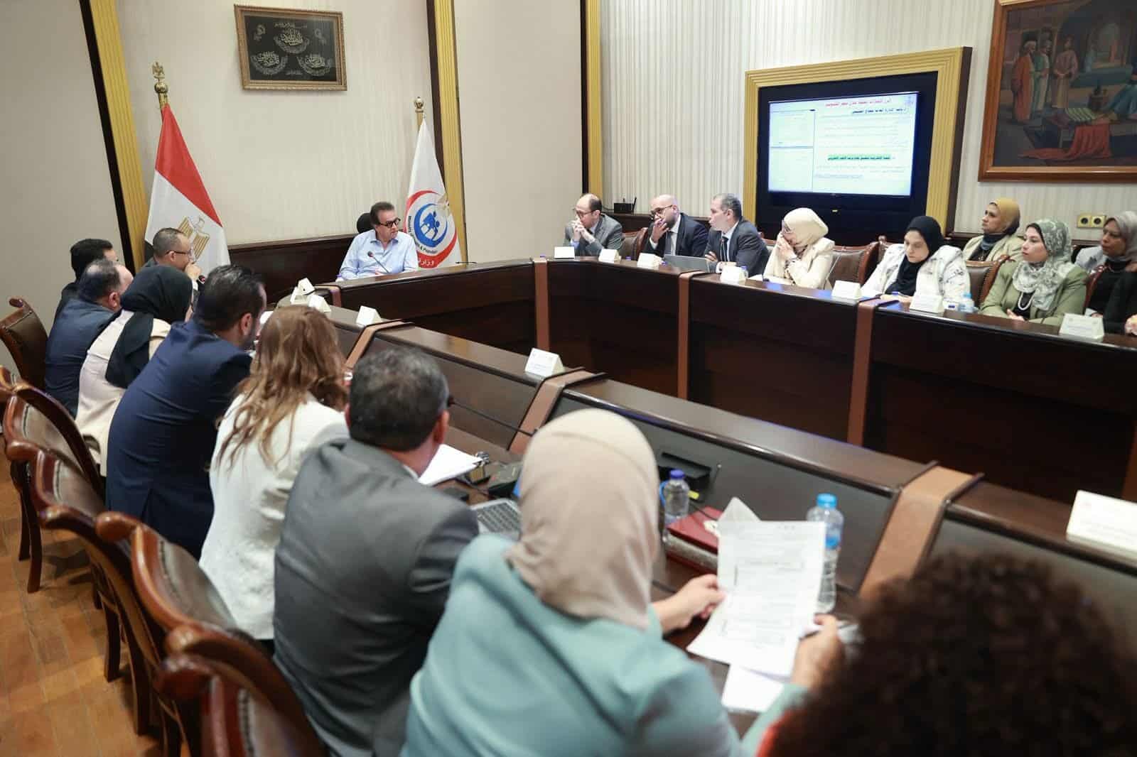 وزير الصحة يطلع على تقرير إنجازات الطب العلاجي خلال أكتوبر 2025