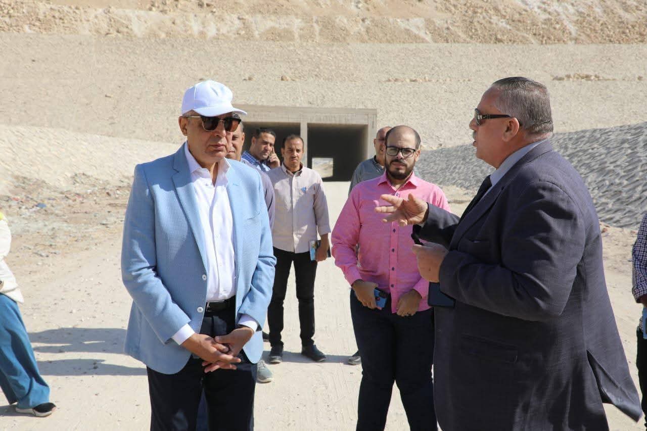 محافظ المنيا يُعلن رفع درجة الاستعداد القصوى ويوجه بتحديث خطط مواجهة السيول