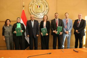 اتفاقية مصرية ألمانية لمبادلة ديون بقيمة 50 مليون يورو لتمويل خطوط ربط محطات طاقة الرياح برأس غارب وجبل الزيت