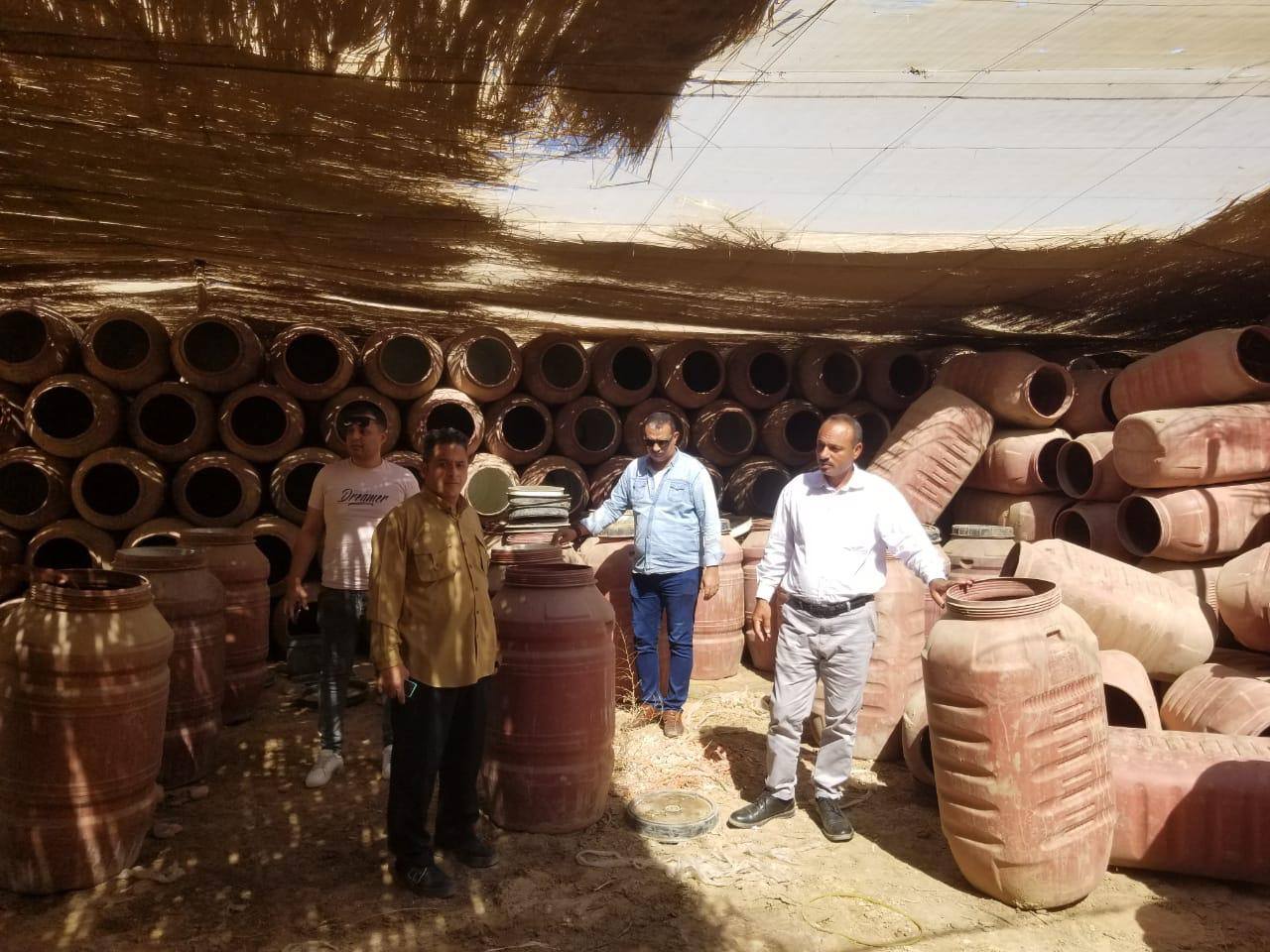 تموين المنيا يضبط مصنع مخللات بدون ترخيص ومنتجات غير صالحة للاستهلاك الآدمي