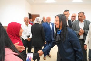 وزيرة التضامن تتفقد خدمات «مجمع المصالح الذكية» بالوادي الجديد