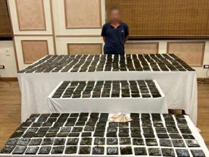 ضبط بؤر إجرامية من جالبي ومتجري المواد المخدرة والأسلحة النارية بعدد من المحافظات