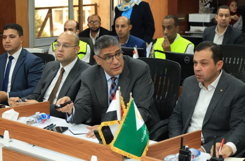 محافظ الجيزة يتابع انتظام فتح اللجان الانتخابية في ثاني أيام الانتخابات