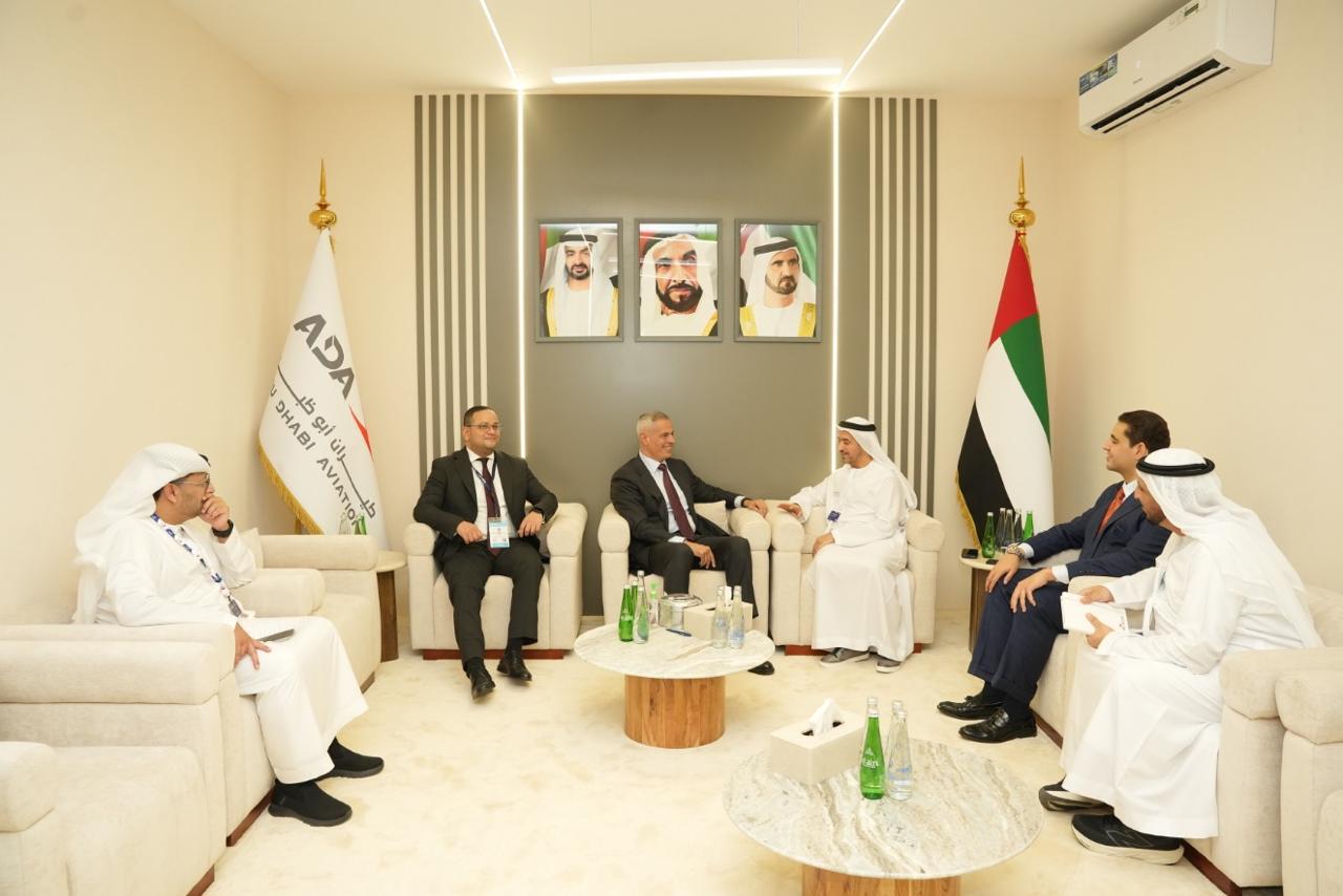 لقاءات استراتيجية بين رئيس “القابضة لمصر للطيران” ورؤساء شركات تصنيع الطائرات والمحركات وشركات الإيجار