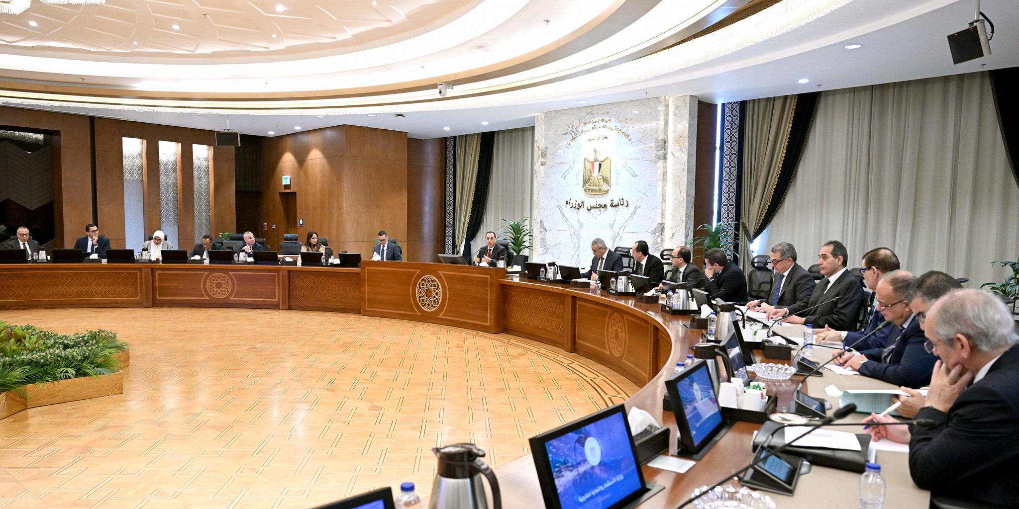 مدبولي يجتمع برؤساء المجالس التصديرية