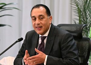 رئيس الوزراء يتفقد مشروعات “حياة كريمة” في قرى الصف