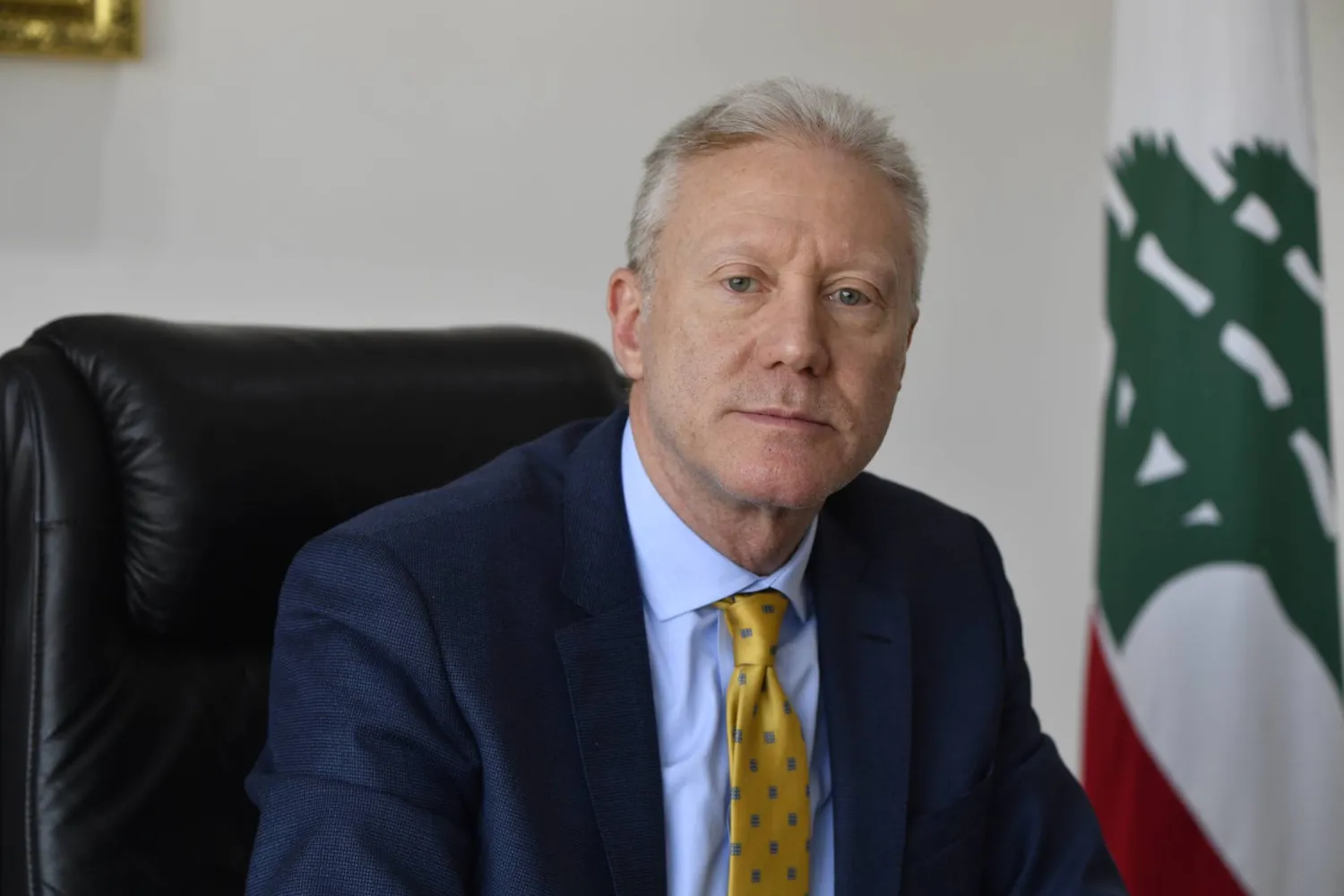 وزير الخارجية اللبناني يرفض زيارة طهران ويدعو لحوار في دولة محايدة