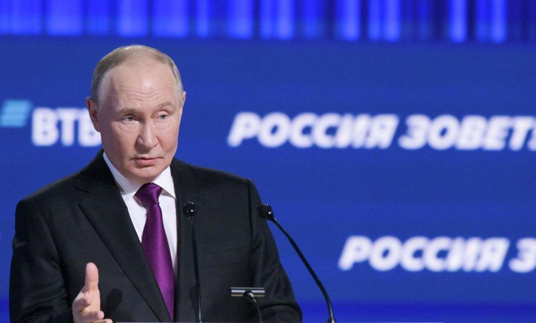 بوتين ينتقد السياسات الغربية ويؤكد على تعزيز التعاون مع الصين والهند