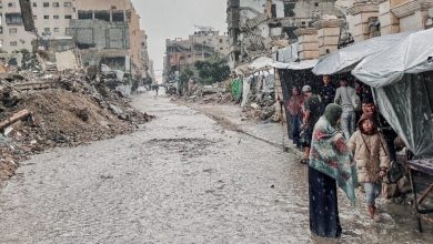 المكتب الإعلامي في غزة: ضحايا وانهيار منازل وغرق خيام في القطاع