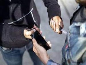 إحالة 4 عاطلين للمحاكمة الجنائية لإتهامهم بسرقة المواطنين بالإكراه في المطرية