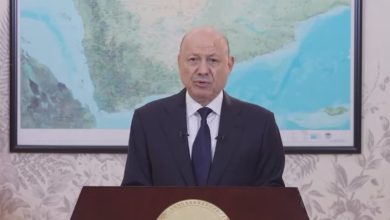 رئيس مجلس القيادة اليمني يطالب القوات الإماراتية بالخروج من اليمن