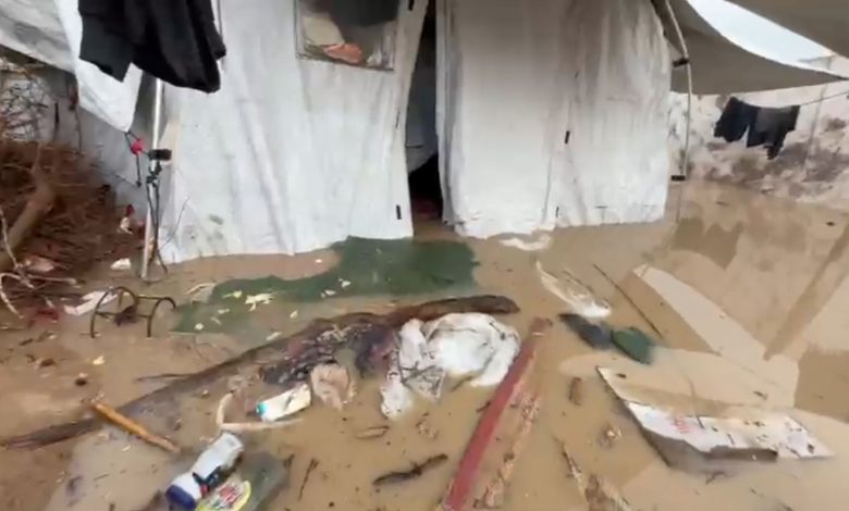 حماس: غزة تواجه كارثة إنسانية مع تفاقم البرد وغرق مراكز الإيواء