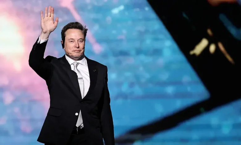 «إيلون ماسك» يتجاوز 600 مليار دولار ويقترب من لقب أول «تريليونير»