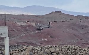 توغل دبابات إسرائيلية وعربات عسكرية في تل أبو قبيس