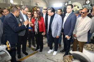 وزيرة التنمية المحلية ومحافظ قنا يتفقدان المنطقة الصناعية بقفط