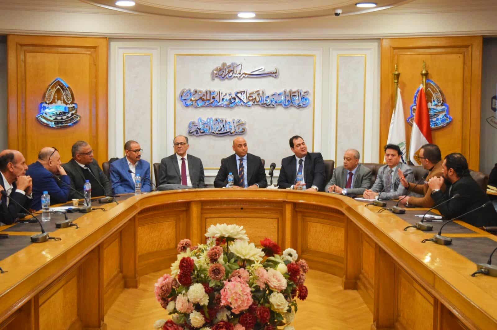 بحضور مسئولي الجمارك .. ندوة بغرفة القاهرة إستعدادًا لتطبيق الإفراج المسبق للشحنات الجوية 1 يناير 2026