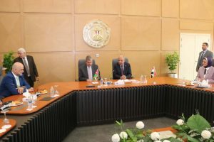 وزير الكهرباء و نظيره الأردني يشهدان مراسم توقيع عقد تبادل الطاقة الكهربائية لعام 2026