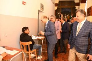 رئيس جامعة أسيوط يتفقد سير امتحانات الفصل الدراسي الأول للعام الجامعي 2025/2026