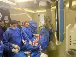 إجراء 4 قساطر قلبية معقدة لعلاج حالات الانغلاق الكلي المزمن للشريان التاجي بمستشفى الشيخ زايد