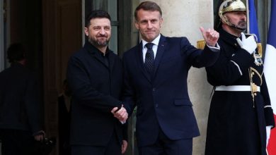 الرئيس الأوكراني يصل باريس لمناقشة شروط خطة السلام المحتملة