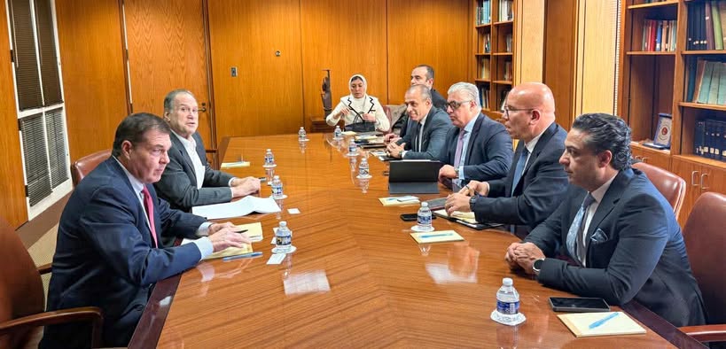 رئيس اقتصادية قناة السويس يعزز خطط جذب الاستثمارات في الموانئ والصناعات الحيوية من واشنطن