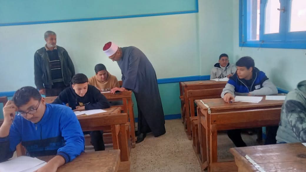 طلاب الأزهر يؤدون اليوم امتحانات نصف العام