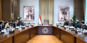 مدبولي: وضع حلول للمشكلات المالية للصحف القومية