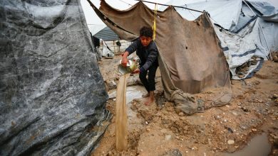 الأونروا تحذر: البرد القارس والأمطار الغزيرة يهددان حياة المدنيين في غزة