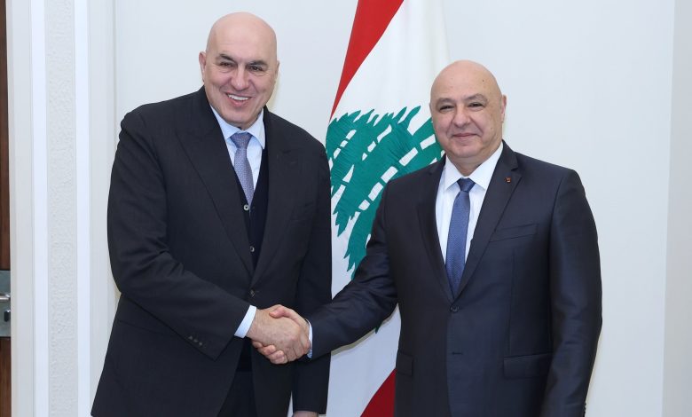 عون يبحث مع وزير الدفاع الإيطالي دور أوروبا في جنوب لبنان