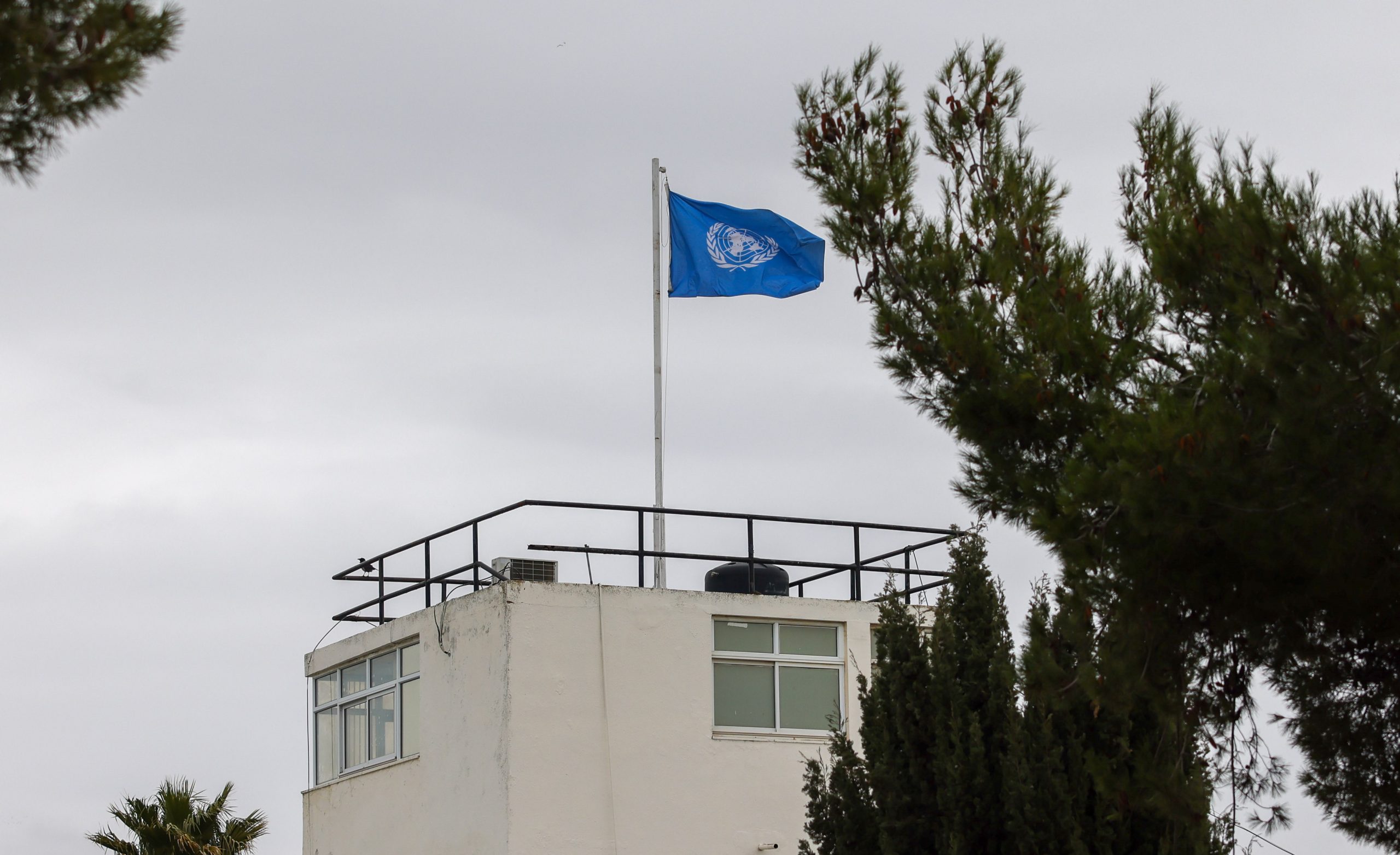 مدير «الأونروا» بالضفة الغربية يستنكر اقتحام الاحتلال لمقر الوكالة في القدس