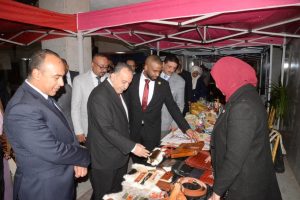 محافظ أسيوط يتفقد معرض مشروعات الشباب بحضور محافظ سوهاج ونائب محافظ المنيا