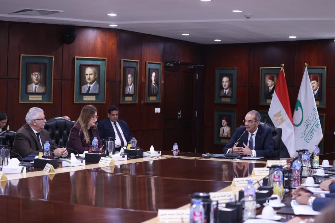 وزير الاتصالات: البريد المصرى يشهد تطوير شامل لدعم التوسع فى تقديم الخدمات الرقمية وخدمات الشمول المالى