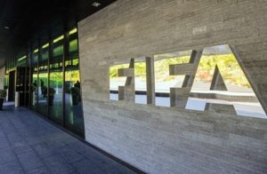 الفيفا توقف قيد الزمالك بسبب مستحقات فرجاني ساسي