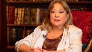 يسرا تعبر عن مدى حزنها وأسفها  للرحيل سمية الألفي