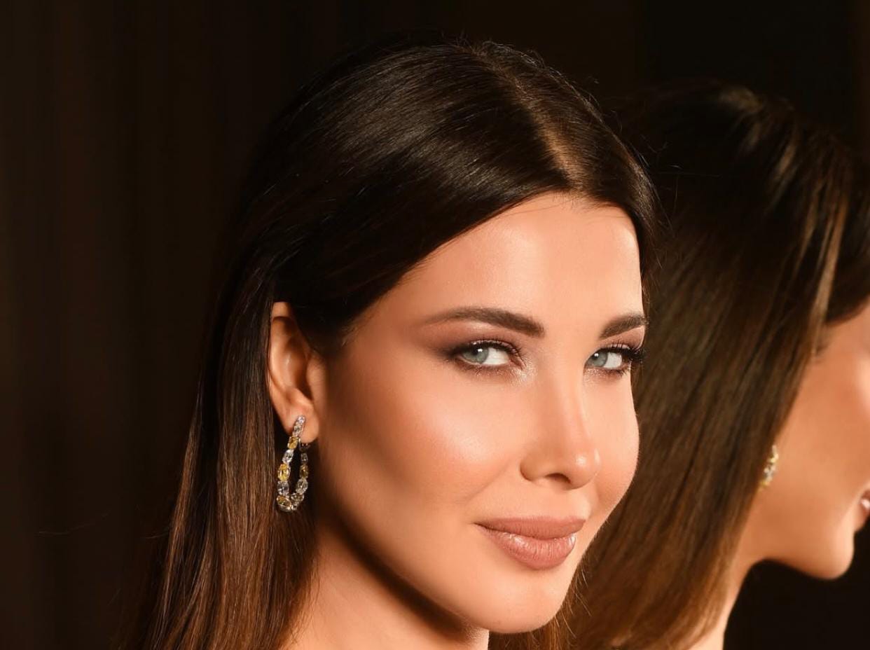 شاهد ..ناسي عجرم تخطف الأنظار بإطلالة سوداء