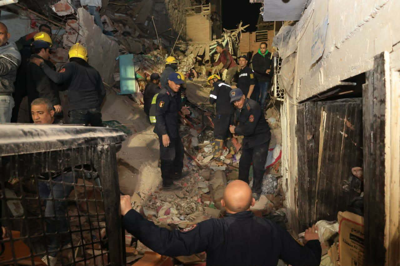 محافظ الجيزة يتفقد مصابي حادث انهيار عقار إمبابة