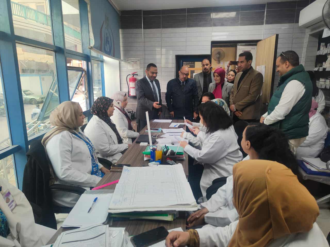 مساعد وزير الصحة يواصل جولاته بأسيوط لمتابعة تطوير المنظومة الطبية في الصعيد