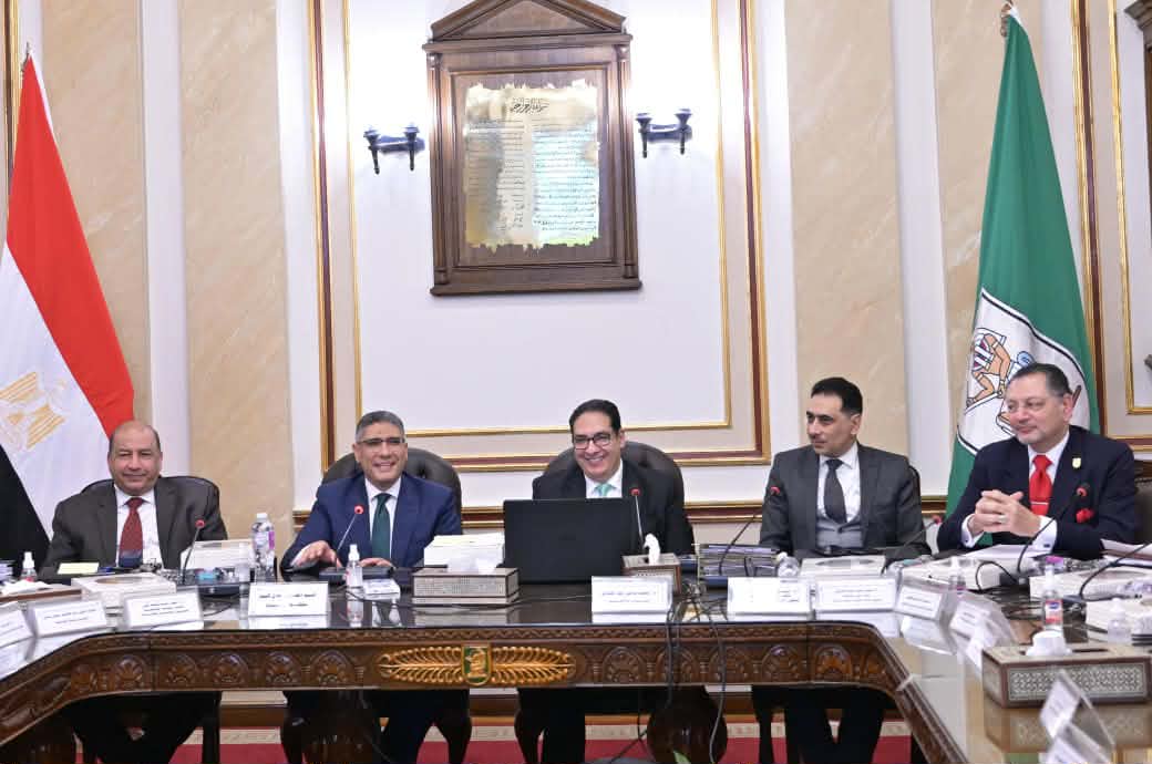 محافظة الجيزة وجامعة القاهرة تتفقان على تفعيل 40 ساعة مشاركة مجتمعية لطلاب محو الأمية