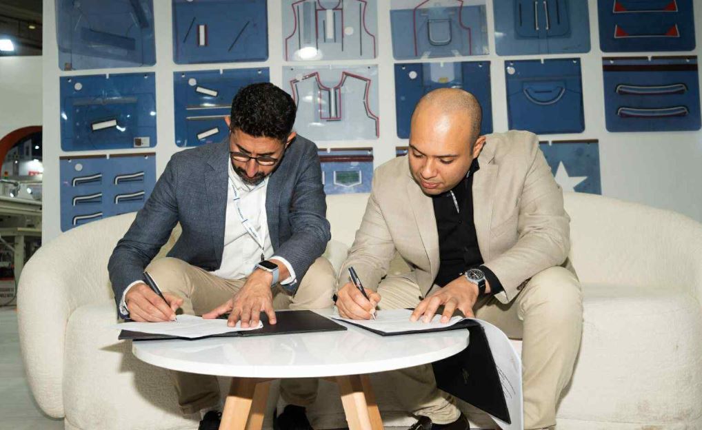 سكر مكة توقع مع “أندوز” للتصنيع الذكي لتوفير أنظمة مبتكرة ترفع جودة إنتاج ماكينات الخياطة بنسبة 40٪