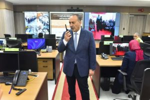 محافظ أسيوط يترأس غرفة العمليات المركزية لمتابعة اللجان الانتخابية في جولة الإعادة