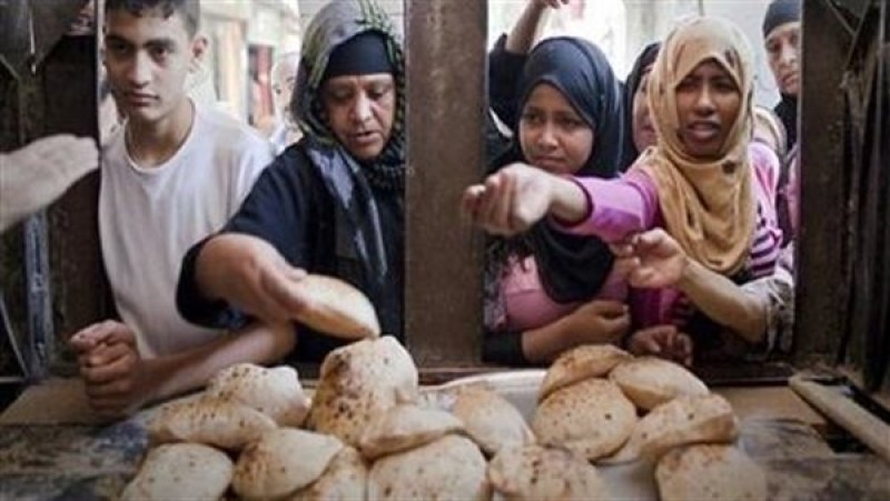 القبض على شاب لتوجيهه الناخبين أمام مخبز بالبحيرة