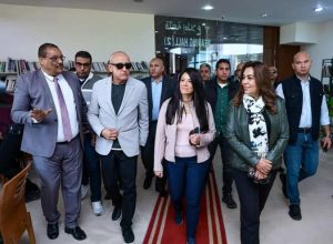 المشاط وعوض وعمارة يتفقدون مكتبة مصر العامة بمحافظة الأقصر