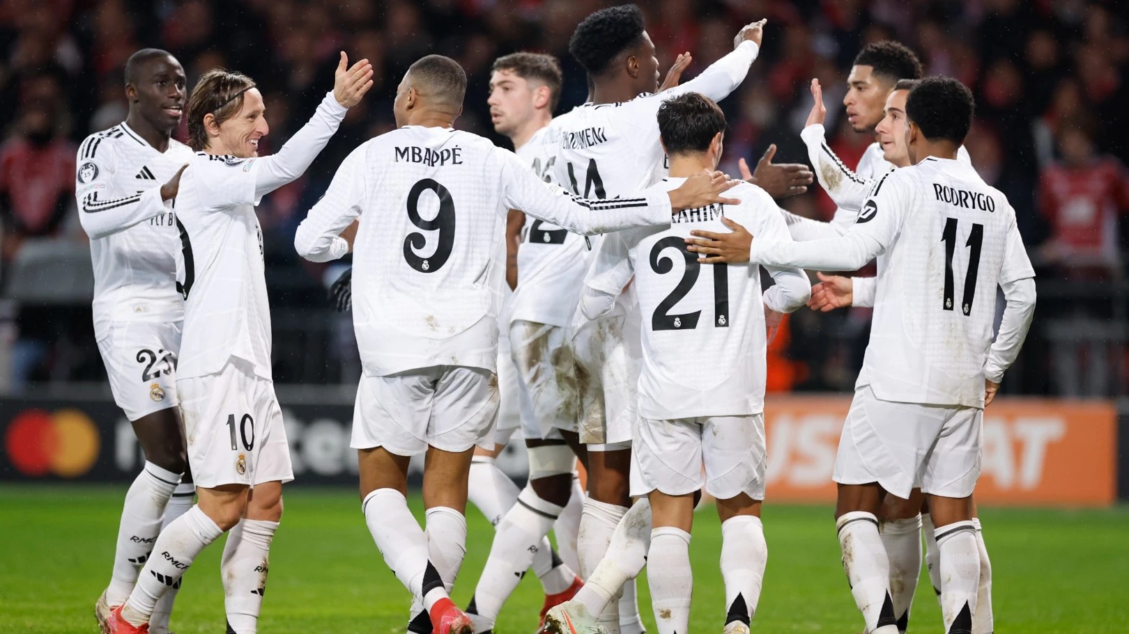 ريال مدريد يواجه ألافيس لاستعادة الثقة في الدوري الإسباني