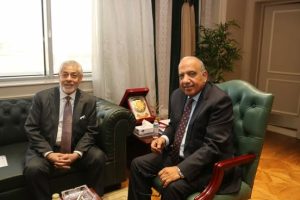 وزير الكهرباء يبحث مع “AMEA POWER” الإماراتية زيادة التعاون في مجالات الطاقة المتجددة