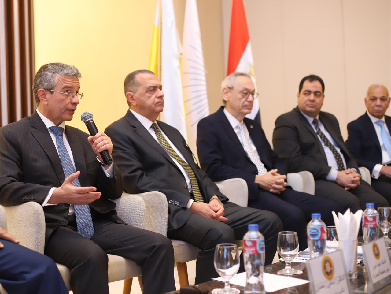 الجمارك والمالية: خفض زمن الإفراج الجمركي وتسهيل الإجراءات للأعمال